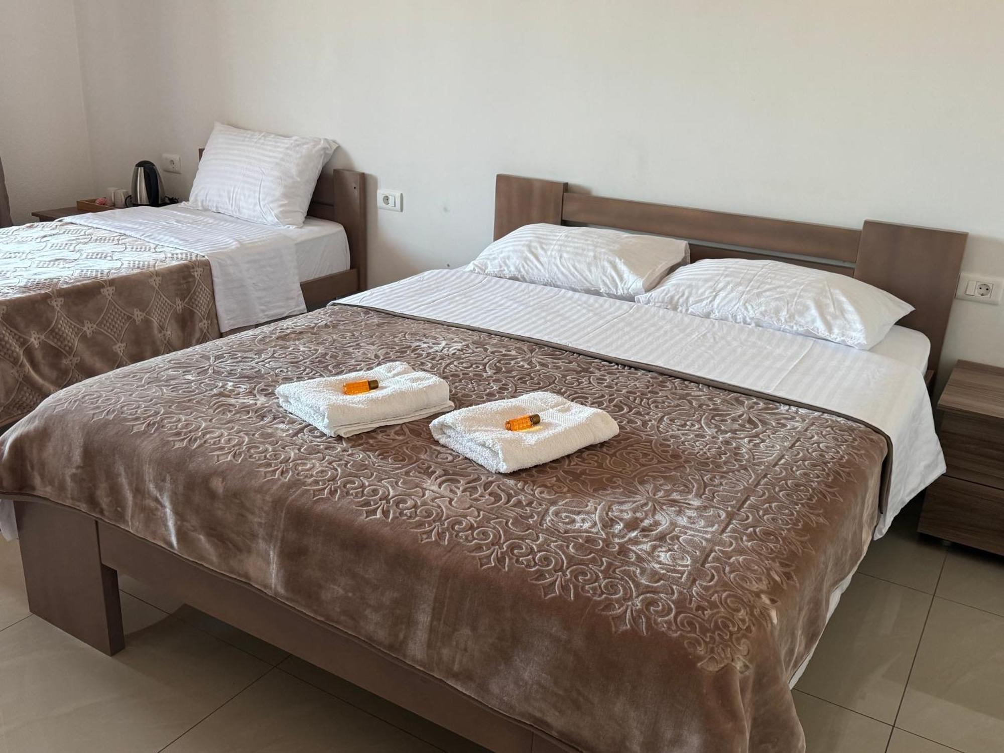 Hotel Majestic Struga Exterior photo